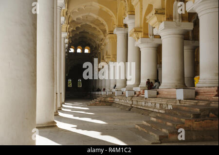 23. Februar 2018 Madurai, Indien. Thirumalai Nayak Palast indische Architektur Stockfoto