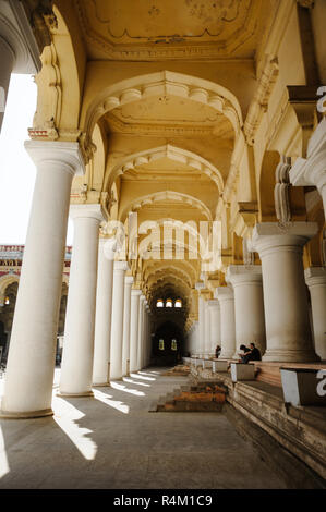 23. Februar 2018 Madurai, Indien. Thirumalai Nayak Palast indische Architektur Stockfoto