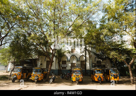 Indische tuk tuk Rikscha parken, 23. Februar 2018 Madurai, Indien Stockfoto