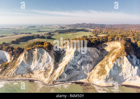 Die malerische Küstenlandschaft des dänischen Ostseeinsel Møn ist für seine Kreidefelsen bekannt. Stockfoto