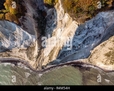 Die malerische Küstenlandschaft des dänischen Ostseeinsel Møn ist für seine Kreidefelsen bekannt. Stockfoto