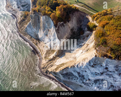 Die malerische Küstenlandschaft des dänischen Ostseeinsel Møn ist für seine Kreidefelsen bekannt. Stockfoto
