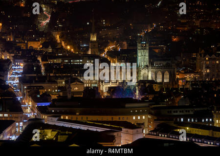 Bath City von Alexandra Park bei Nacht während des Weihnachtsmarktes Zeitraum im November. Badewanne, Somerset, England Stockfoto