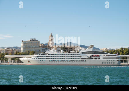 Oktober 14, 2018. Kreuzfahrtschiff Ponant Le Lyrial (am 11. April 2015 geliefert) in Málaga, Spanien. Stockfoto