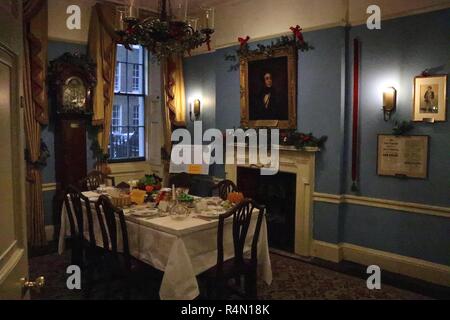 Das Essen herrlich Essen: Abendessen mit Dickens Stockfoto