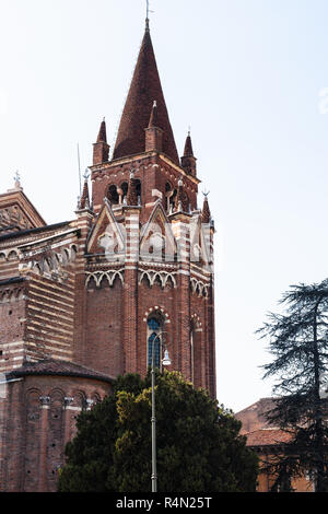 Kirche San Fermo Maggiore in Verona Stadt Stockfoto