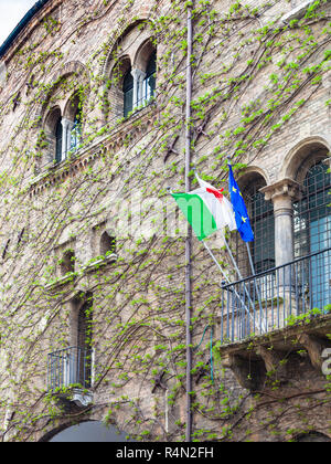 Fassade des Hauses in der Via Santa Lucia Stockfoto