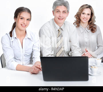 Portrait des erfolgreichen Business Team hinter einem Schreibtisch Stockfoto