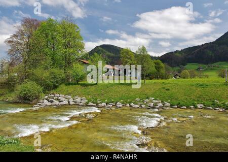 Ansicht der Prien in Aschau, Oberbayern, Süddeutschland Stockfoto