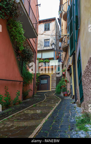 Eine schöne Straße Treppe in der Stadt Nemi, der Provinz von Rom, Latium Stockfoto