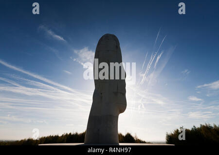 "Der Traum" Skulptur, St Helens, Großbritannien Eröffnet im Jahr 2009, der Sieger des Grossen Kunst Projekt Kanal 4, ein 20 Meter hoher "Mädchen" aus Marmor von Jaume Plensa. Stockfoto