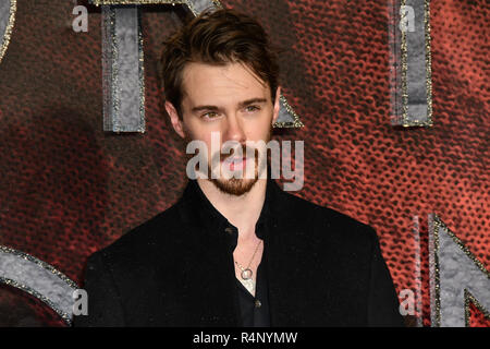 London, Großbritannien. 27. November 2018. Arrivers an der Sterblichen Motoren - Weltpremiere am 27. November 2018, London, UK Bild Capital/Alamy leben Nachrichten Stockfoto