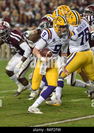 November 24, 2018 College Station, TX... LSU Tiger Quarterback Joe Fuchsbau (9), wodurch ein Spiel während der NCAA Football Spiel zwischen der Texas A&M Aggies und die LSU Tiger, in College Station, TX. (Absolut komplette Fotograf & Company Credit: Joseph Calomeni/MarinMedia.org/Cal Sport Media) Stockfoto