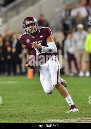 November 24, 2018 College Station, TX... Texas A&M quarterback, Kellen Mond (11), während der NCAA Football Spiel zwischen der Texas A&M Aggies und die LSU Tiger, in College Station, TX. (Absolut komplette Fotograf & Company Credit: Joseph Calomeni/MarinMedia.org/Cal Sport Media) Stockfoto