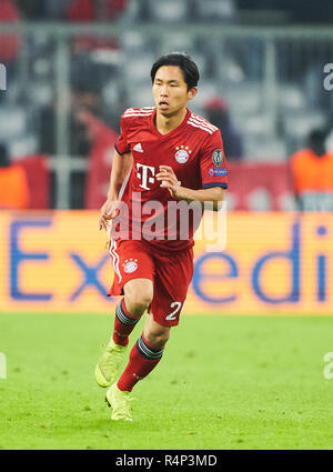 München, Deutschland. 27. November 2018. Wooyeong JEONG, FCB 20 ganze Figur, Aktion, single Bild, Single Action, FC BAYERN MÜNCHEN - BENFICA LISSABON 5-1 UEFA Fußball Champions League, München, 27. November 2018, Saison 2018/2019, Gruppenphase, Gruppe E, FCB, Lissabon, Credit Peter Schatz/Alamy leben Nachrichten Stockfoto