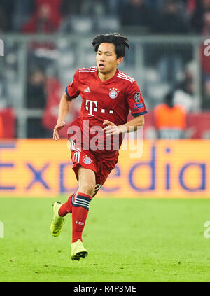 München, Deutschland. 27. November 2018. Wooyeong JEONG, FCB 20 ganze Figur, Aktion, single Bild, Single Action, FC BAYERN MÜNCHEN - BENFICA LISSABON 5-1 UEFA Fußball Champions League, München, 27. November 2018, Saison 2018/2019, Gruppenphase, Gruppe E, FCB, Lissabon, Credit Peter Schatz/Alamy leben Nachrichten Stockfoto