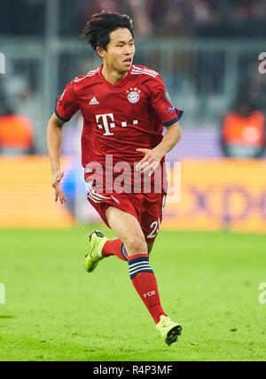 München, Deutschland. 27. November 2018. Wooyeong JEONG, FCB 20 ganze Figur, Aktion, single Bild, Single Action, FC BAYERN MÜNCHEN - BENFICA LISSABON 5-1 UEFA Fußball Champions League, München, 27. November 2018, Saison 2018/2019, Gruppenphase, Gruppe E, FCB, Lissabon, Credit Peter Schatz/Alamy leben Nachrichten Stockfoto