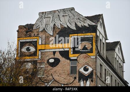 Halle/Saale, Deutschland. 28 Aug, 2018. Eine Gemalte Haus, Deutschland, Stadt Halle (Saale), 22. November 2018. Credit: Frank Mai | Nutzung weltweit/dpa/Alamy leben Nachrichten Stockfoto