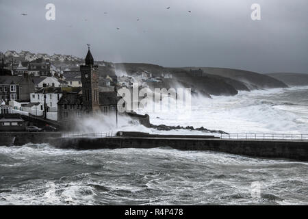 Camborne, Cornwall. 28. November 2018. Sturm Diana hits Camborne Cornwall 28-11-2018 Credit: Kathleen weiß/Alamy leben Nachrichten Stockfoto