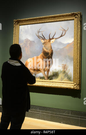 London, Großbritannien. 28. November 2018. Die Monarch der Glen geht auf Anzeige in der Nationalgalerie. Um 1851 durch englische Künstler Sir Edwin Landseer gemalt, es zeigt einen kapitalen Hirsch und ist wohl der weltweit bekannteste Tier Malerei. Credit: Howard Jones/Alamy leben Nachrichten Stockfoto