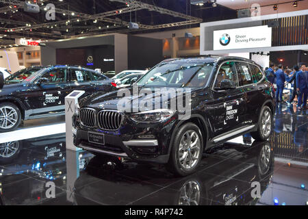 Nonthaburi, Thailand. 28. Nov 2018. BMW X3 xDrive20d xLine Auto auf Anzeige an der 35th Thailand International Motor Expo am 28. November 2018 in Nonthaburi, Thailand. Credit: chatchai Somwat/Alamy leben Nachrichten Stockfoto