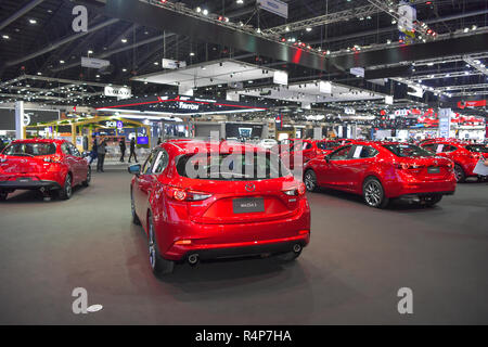 Nonthaburi, Thailand. 28. Nov 2018. Mazda3 Auto auf Anzeige an der 35th Thailand International Motor Expo am 28. November 2018 in Nonthaburi, Thailand. Credit: chatchai Somwat/Alamy leben Nachrichten Stockfoto