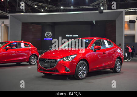 Nonthaburi, Thailand. 28. Nov 2018. Mazda 2 Auto auf Anzeige an der 35th Thailand International Motor Expo am 28. November 2018 in Nonthaburi, Thailand. Credit: chatchai Somwat/Alamy leben Nachrichten Stockfoto