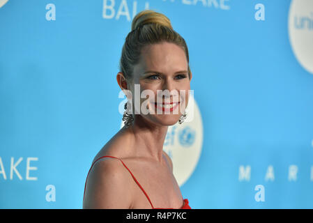 New York, USA. 27. Nov 2018. Stephanie March besucht das Kinderhilfswerk UNICEF USA 14. jährlichen Schneeflocke Kugel an Cipriani Wall Street am 27. November 2018 in New York City. Credit: Erik Pendzich/Alamy leben Nachrichten Stockfoto