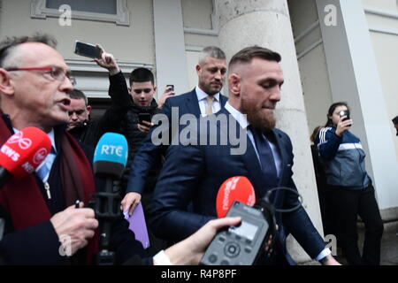 Naas, Kildare, Irland. 28. Nov 2018. Conor McGregor verlassen Amtsgericht nach für das Schnellfahren Credit: John Rooney/Alamy Leben Nachrichten geladen wird Stockfoto