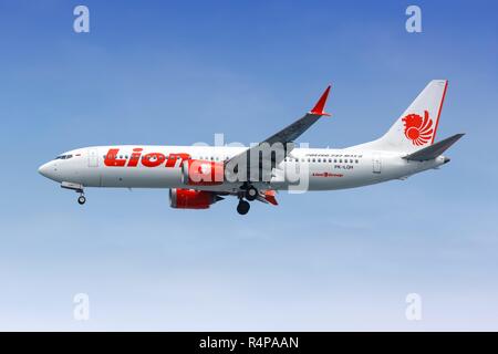 Jakarta, Indonesien - 26. Januar 2018: Lion Air Boeing 737-8 MAX Flugzeug am Flughafen Soekarno-Hatta Jakarta (CGK) in Indonesien. | Verwendung weltweit Stockfoto