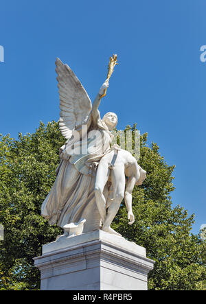 Palace Bridge oder Schlossbrucke Skulptur closeup in Berlin Deutschland. Stockfoto