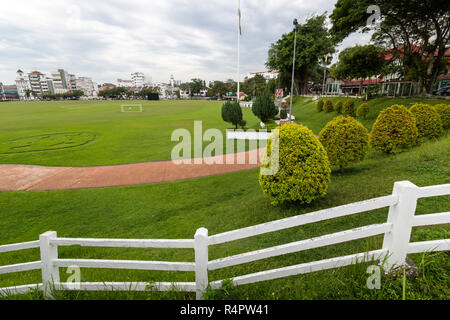 City Square (Padang Ipoh), mit Royal Ipoh Club auf der rechten Seite, Ipoh, Malaysia. Stockfoto