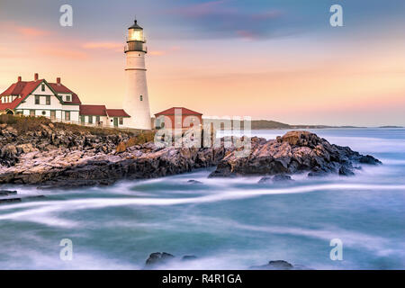 Portland Head Light bei Dämmerung, Maine Stockfoto