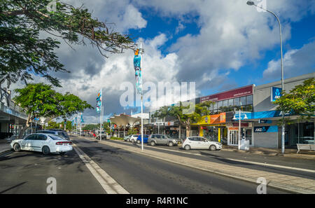 Blick auf den Fluss Street, der Hauptverkehrsstraße in der nördlichen Flüsse region Stadt Ballina, New South Wales, Australien Stockfoto