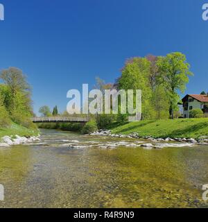 Ansicht der Prien in Aschau im Chiemgau, Oberbayern, Süddeutschland Stockfoto