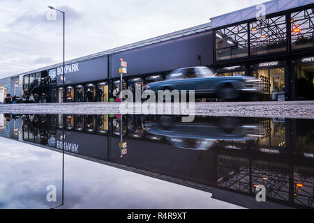 Boxpark in Shoreditch London, Shopping und Essen Mall von re-Container eingebaut Stockfoto