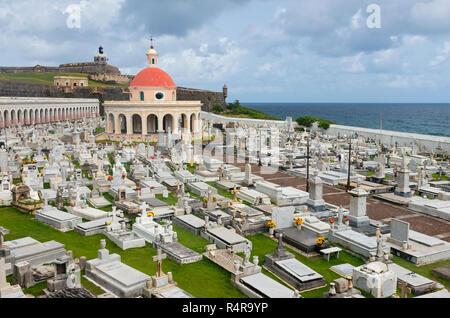 Sehenswürdigkeit Friedhof Santa Maria Magdalena de pazzis und Festung El Morro entlang der Küste in der Altstadt von San Juan Puerto Rico Stockfoto