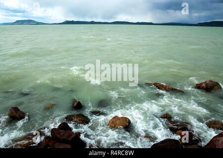 Stürmische See Balaton, Ungarn Stockfoto