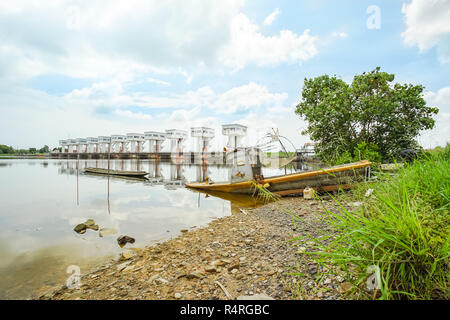 Uthokwipat Prasit floodgate in Pak Phanang, Nakhon Si Thammarat, Thailand. Stockfoto