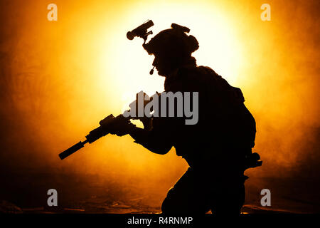 Schwarze Silhouette des Soldaten Stockfoto