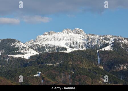 Anzeigen von aschau auf der kampenwand im Schnee, priental, chiemgau, Oberbayern, Süddeutschland Stockfoto