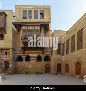 Fassade des Zeinab Khatoun historisches Haus, in der Nähe der Al-Azhar-Moschee in Darb Al-Ahmar Bezirk, alte Kairo, Ägypten Stockfoto