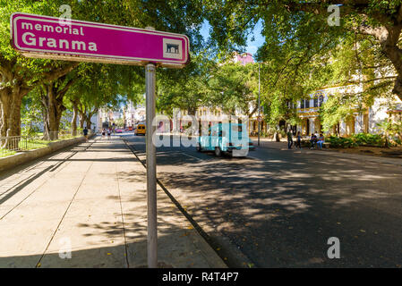 Die Altstadt von Havanna, Kuba. Februar 2018 - Granma Memorial unterzeichnen. Ewige Erinnerung an die Helden der neuen Heimat Stockfoto