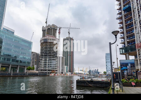 London, UK, 28. April 2018: Baustelle für neue Wolkenkratzer in South Dock in Canary Wharf Stockfoto