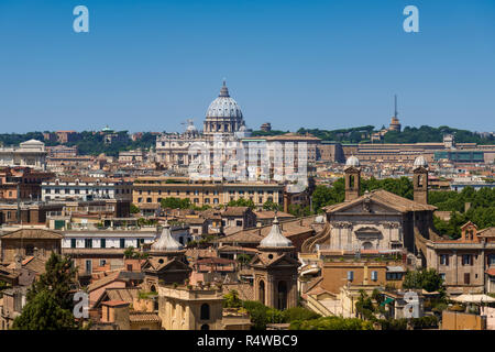Blick auf St. Peter Basilika, Rom, Italien Stockfoto