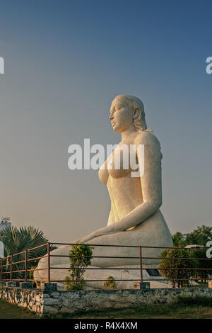 20-Jan -2013-35 - Fuß Jalakanyaka Statue von Meerjungfrau in Mahatma Gandhi Park in Kollam Beach, kerala-india Asien Stockfoto