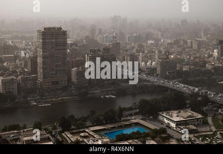 Ägypten, Kairo - 25. Oktober 2018: dichten Smog über Kairo Stockfoto