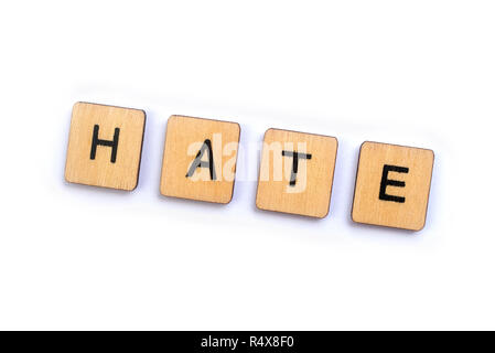 Das Wort hassen, Dinkel mit hölzernen Buchstabensteine. Stockfoto