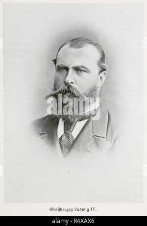 Portrait Platte, von Friedrich Wilhelm Ludwig Karl, der vierte, der Großherzog von Hessen und bei Rhein, Regierende vom 13. Juni 1877 bis zu seinem Tod. Ludwig IV. Großherzog Ernst Ludwig und das Schicksal Waden Hauses. Eine biographische Skizze. Darmstadt, 1938. Großherzog Ernst Ludwig und das Schicksal Waden Hauses. Eine biographische Skizze. [Mit Platten, einschließlich Portraits.] WAUER, Max. . Quelle: 010709. k. 19 30. Sprache: Deutsch. Stockfoto