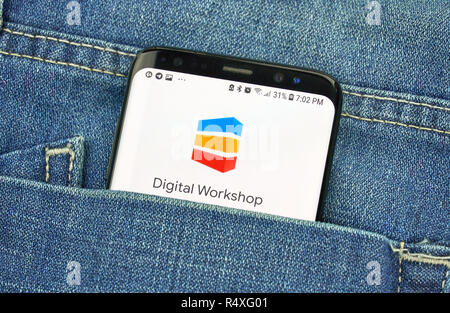 MONTREAL, KANADA - 4. OKTOBER 2018: Google Digital Workshop auf S8-Bildschirm. Google ist ein amerikanisches Unternehmen, das eine Vielzahl von interne Stockfoto